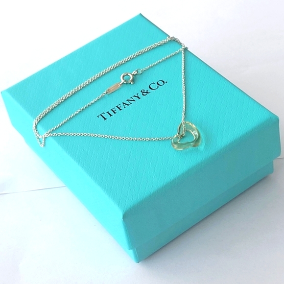Tiffany & Co. Elsa Peretti gemstone  Open Heart pendant in Rock crystal 16". - Picture 7 of 14
